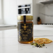 Load image into Gallery viewer, Mielbrut Lemon & Cardamom Honey — Raw Quebec Honey with Warm Spice
