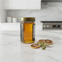 Load image into Gallery viewer, Mielbrut Lemon & Cardamom Honey — Raw Quebec Honey with Warm Spice
