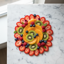 Load image into Gallery viewer, Solingen 5-Piece Fruit Carving & Peeling Set - 2 Peelers + 3 Knives for Cake Decorating