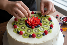 Load image into Gallery viewer, Solingen 5-Piece Fruit Carving &amp; Peeling Set - 2 Peelers + 3 Knives for Cake Decorating
